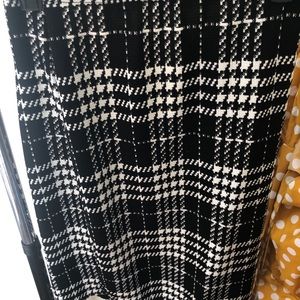 Houndstooth Print Pencil Skirt